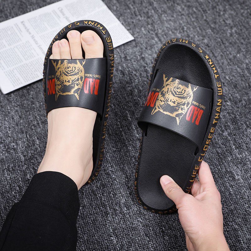 Home travel sandals fashion bathing slippers personality Korean students' indoor anti odor anti slip soft bottom beach shoes