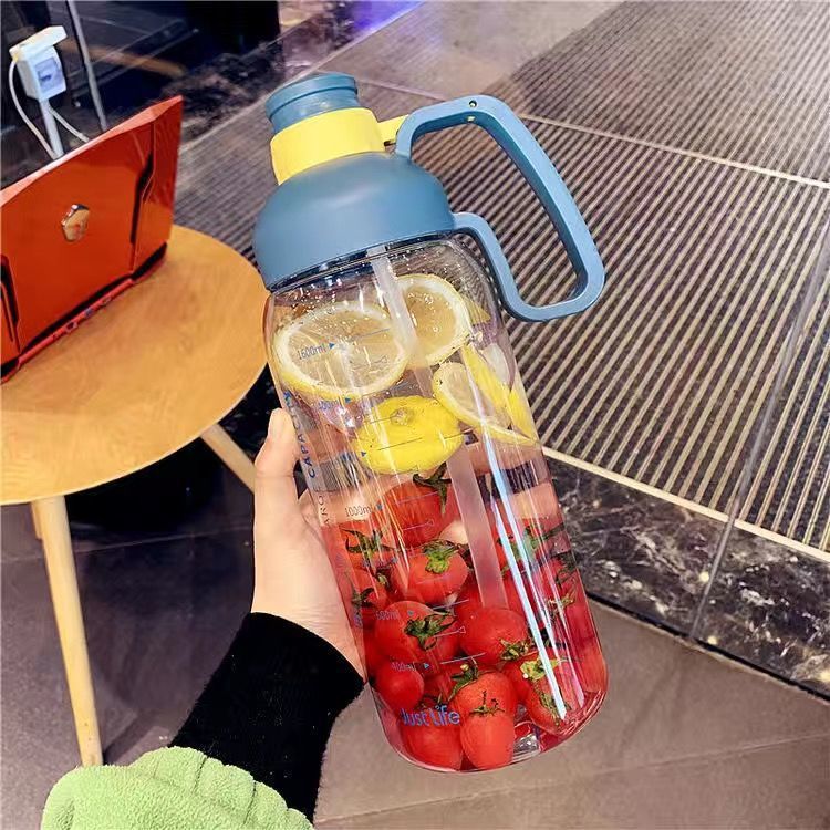 Ultra-large capacity portable sportswater cup transparent self-contained straw scale student hand bakingt life carrying cup