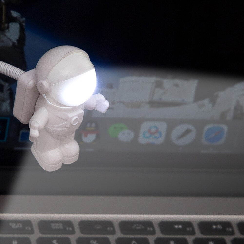 Portable USB Powered Night Light White Astronaut Shape Reading Desk Lamp DC 5V LED Light For Computer Laptop PC Lighting Space