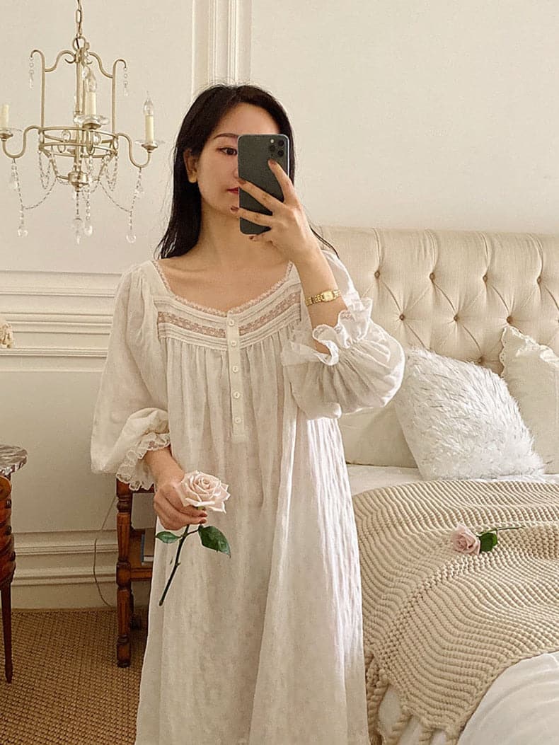 Vintage White Full Sleeve Nightgown Loungewear